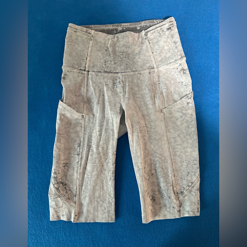 Lululemon Women's Gray Patterned Shorts